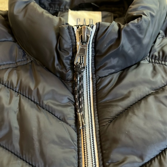 GAP Puffer Jacket - Picture 4 of 13